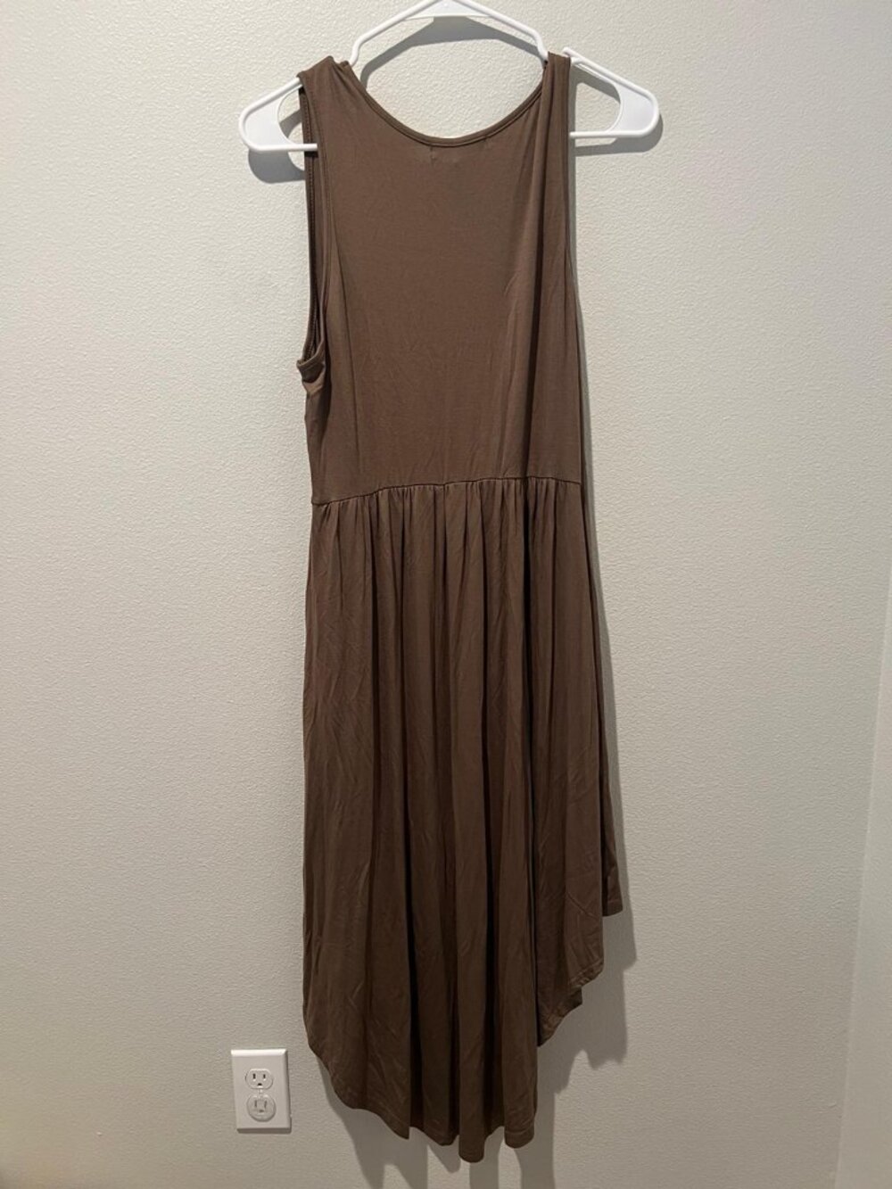 high low sleeveless dress